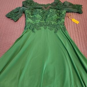 Elegant Green Lace Evening Dress A-Line Mother of the Bride Dress Formal Wedding